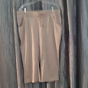Bobbiebrooks 1X Tan Women's Comfy Capri